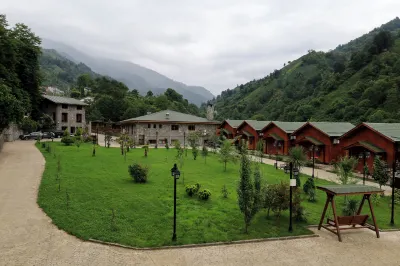 Teona Caglayan Bungalov