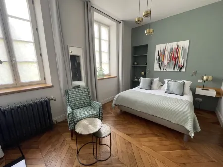 Manoir de Villamont Отели в г. Савиньи-ле-Бон