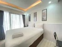 Gorgeous Studio Room at Grand Asia Afrika Apartment Hotels in Lengkong