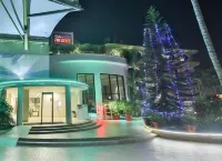 Neelams the Glitz
