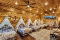 Two Cabins!  Sleeps 24, Themed Bunk Rooms for the Kids, Hot Tubs, Mountain Views - Boutique