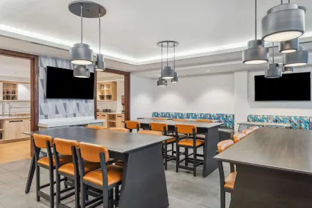 Hyatt House Orlando International Drive Отели рядом с достопримечательностью «Острова Приключений»