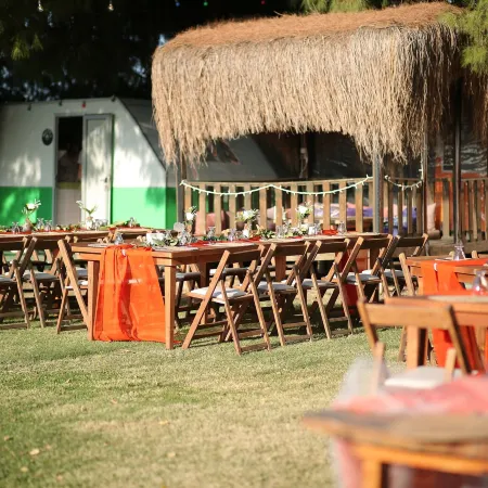 Mona Glamping Caravan Suites
