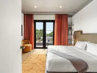 The Rover Miami Hotels near Little Havana