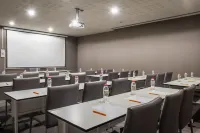 Arya Stadium Hotel - Airport Shuttle