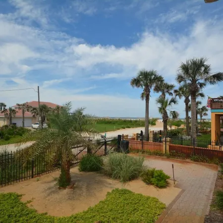Just Beachy A Luxury Retreat Sleeps 12 3 Levels with Elevator- Perfect for 1-3 Families Travelin