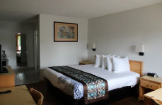Pine Tree Inn