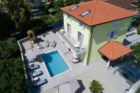 Villa Lorenzo - Pools