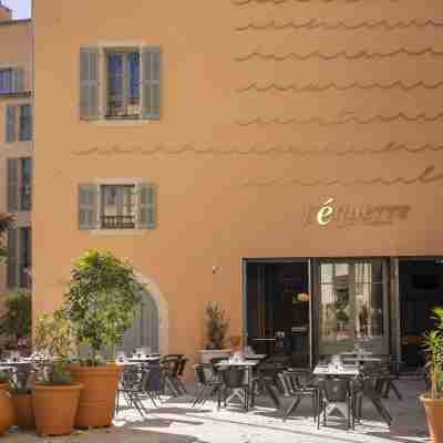 L' Eautel Toulon Port Hotel Exterior