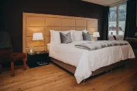 Hotel Dakota Hotels near Parish Church of the Sacred Heart of Jesus