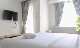 Cozy Living Studio Room at Urbantown Serpong Apartment