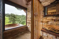 La Gloria Reserva Forestal Hotels in Saque
