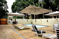 Five O'Clock Zen Boutique Guest House - Pool
