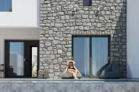 Milestones Naxos