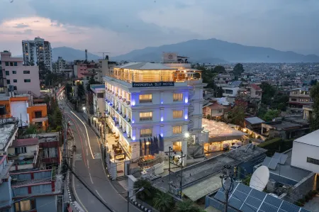 Shangrila Blu Hotel Отели рядом с достопримечательностью «Golden Temple»