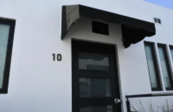 TJ 보더 스위트 호스티드 바이 미