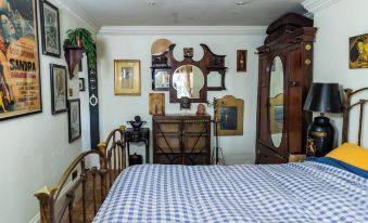 1 Bed Flat - Sleeps 2 - Wifi - Smoking