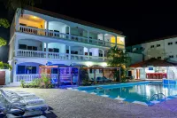 Sarge's Hotel - Strand