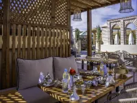 阿爾米斯克庭院飯店