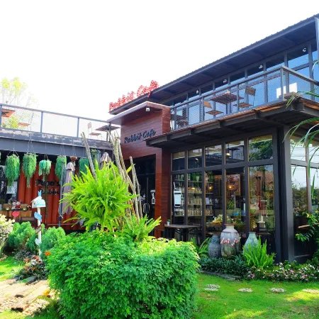 Papa's Home and Rabbit Café
