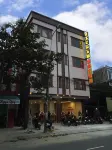 北南汽車旅館 Hoa Khanh Market附近的飯店