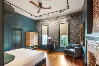 Grand Maloney Hotel
