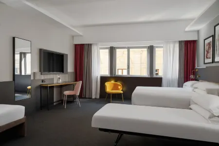 IQ Hotel ฟิออเรนซี่