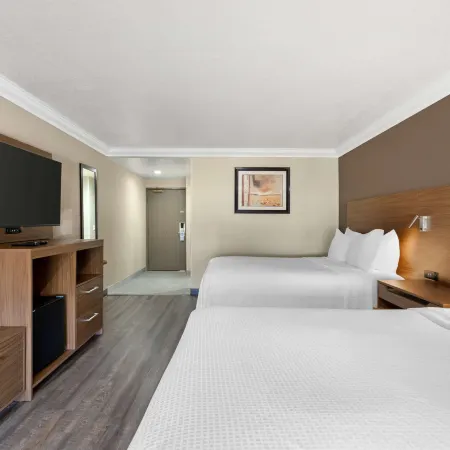 Best Western Plus Newport Mesa Inn