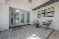 Riverhills Luxury Escape Pool, Firepit 13+ Beds