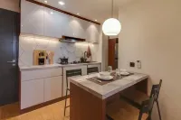 2BR Bauhaus 707 W/Pool & Free Parking
