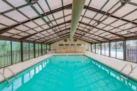 Balcony View and Golf Course Access - Stylish Escape Hotels in Oliver Township