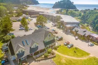 Dog-friendly, riverfront suite at oceanfront Proposal Rock Inn - steps to beach