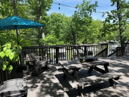 Lakefront Cabin House near Camdenton at Lake of the Ozarks