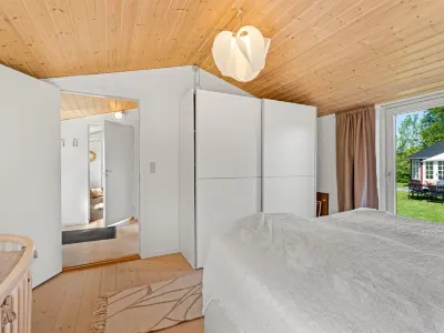 "Oona" - 700m from the sea Hotels near Eos Broenden