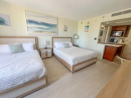 City Views and Pool Access - Gorgeous Hotel-Style Studio Retreat