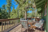 Bear's Den Hotels in Idyllwild-Pine Cove