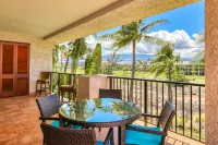Third floor condo with ocean views, pool and hot tub access, and golf nearby Hotels in Puako