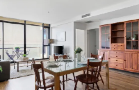 A Chic 2BR Apt Near Melbourne Uni, FREE Parking