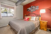 Pool, Hot Tub, Sauna, Fitness Center, Tennis Court - Gorgeous Ski Retreat