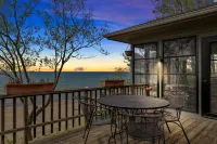 Stunning Lake Views and Spacious Outdoor Deck - Exquisite Vacation Haven