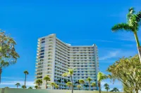 Sweeping Ocean Views and Cozy Balcony - Breathtaking Condo Retreat