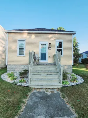 State Ave|Central AC|Beach 400ft Hotels in Alpena