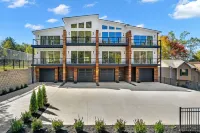 Modern Retreat - 3-story, Wi-Fi, West Knoxville Suite Hotels in Knox County