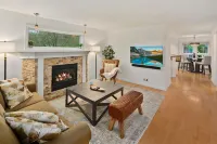 Cozy Home with View Balconies and Private Backyard - Charming Getaway Hotels in Bainbridge