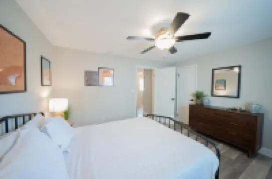 Beach Chairs and High-Speed Wifi - Inviting Coastal Sanctuary