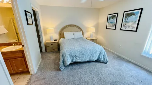 Sparkling Pool and Stylish Kitchen - Serene Spacious Retreat Hotels in Loughman