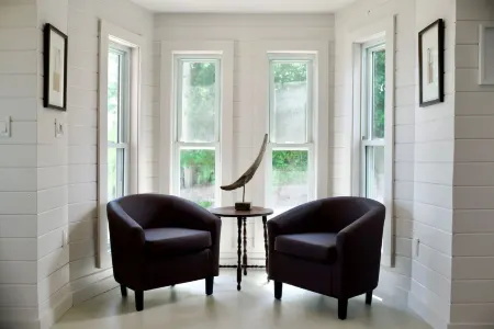 Breathtaking Ocean Views and Cozy Atmosphere - Charming Cottage Retreat