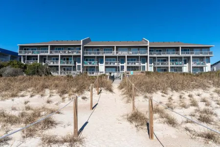 Oceanfront Paradise - Pool, Internet, Deck, Washer/Dryer Отели в г. Пайн Нолл Шорс