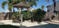 "Sea Anemone" Beautiful and Spacious, Great for Large Groups, Amazing Pool Area!