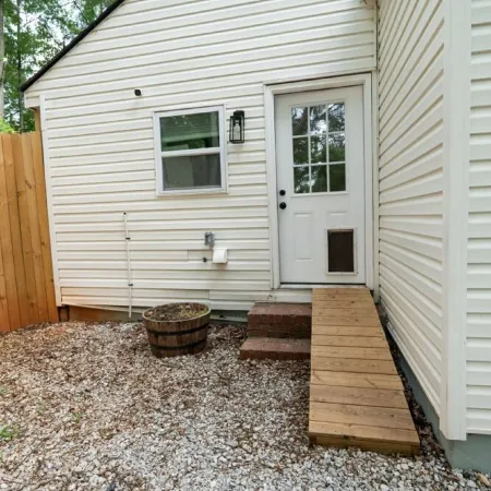 Pet-friendly home walking distance to Downtown Monroe
